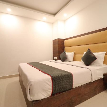 Family Hotel Tark Near Igi Airport Delhi New Delhi Exterior photo