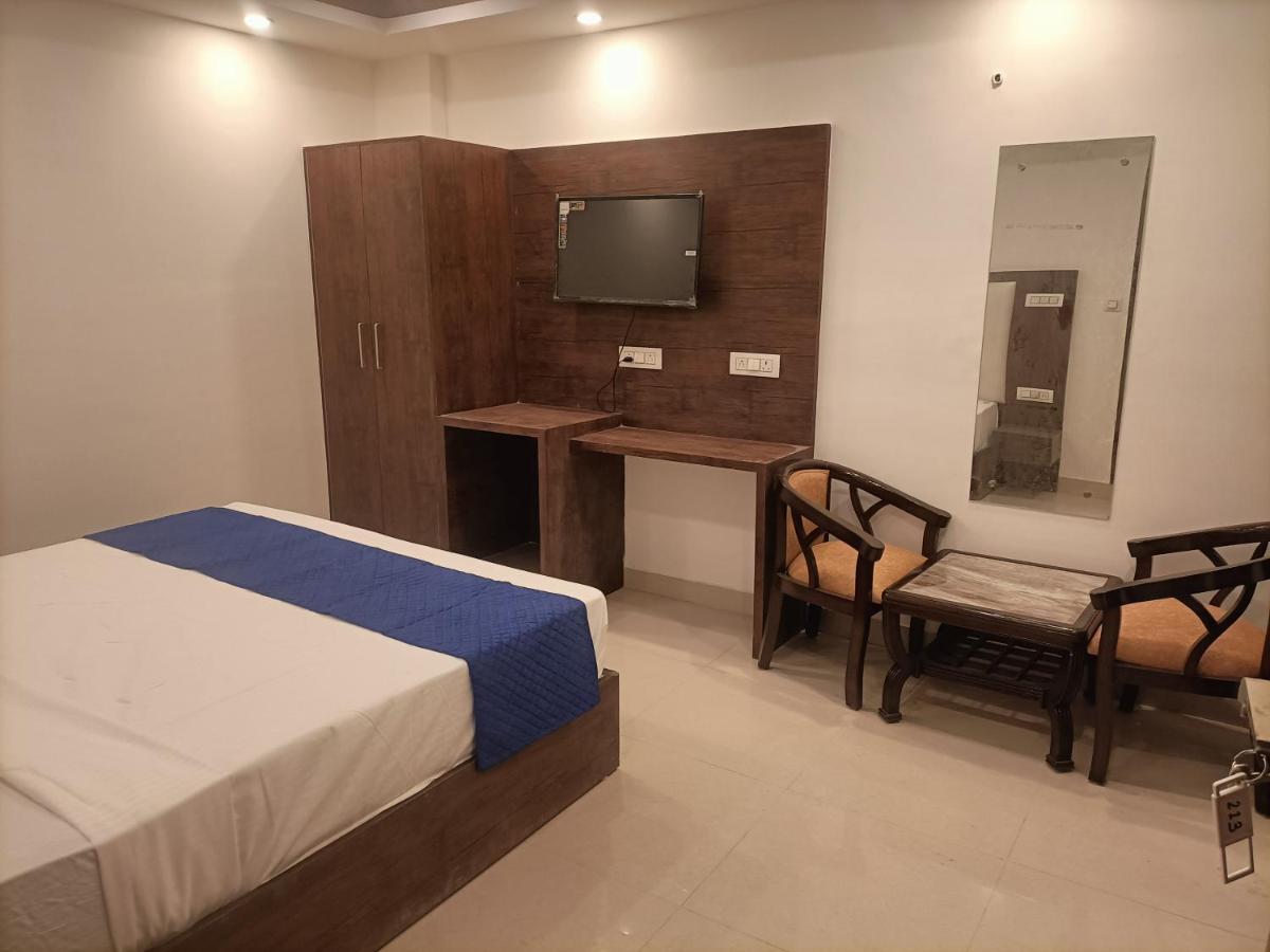 Family Hotel Tark Near Igi Airport Delhi New Delhi Exterior photo