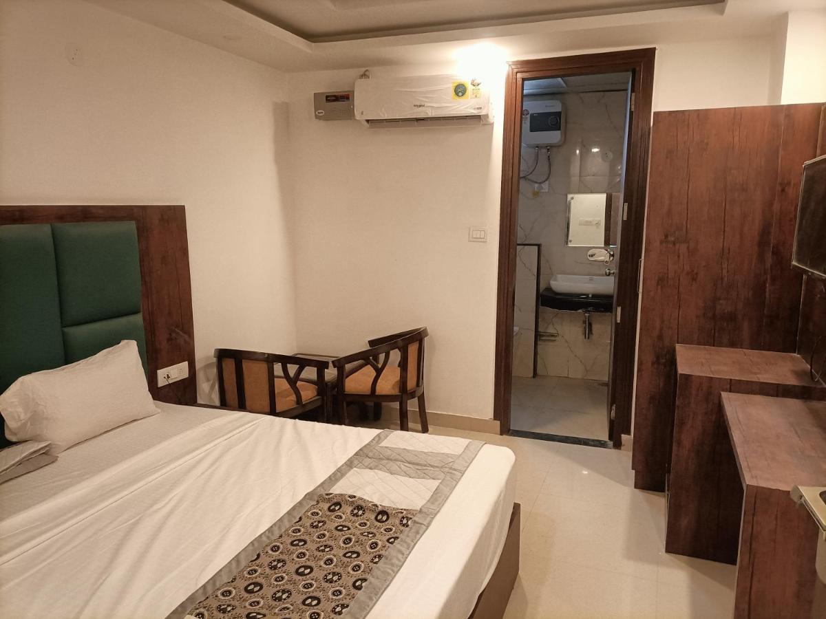Family Hotel Tark Near Igi Airport Delhi New Delhi Exterior photo