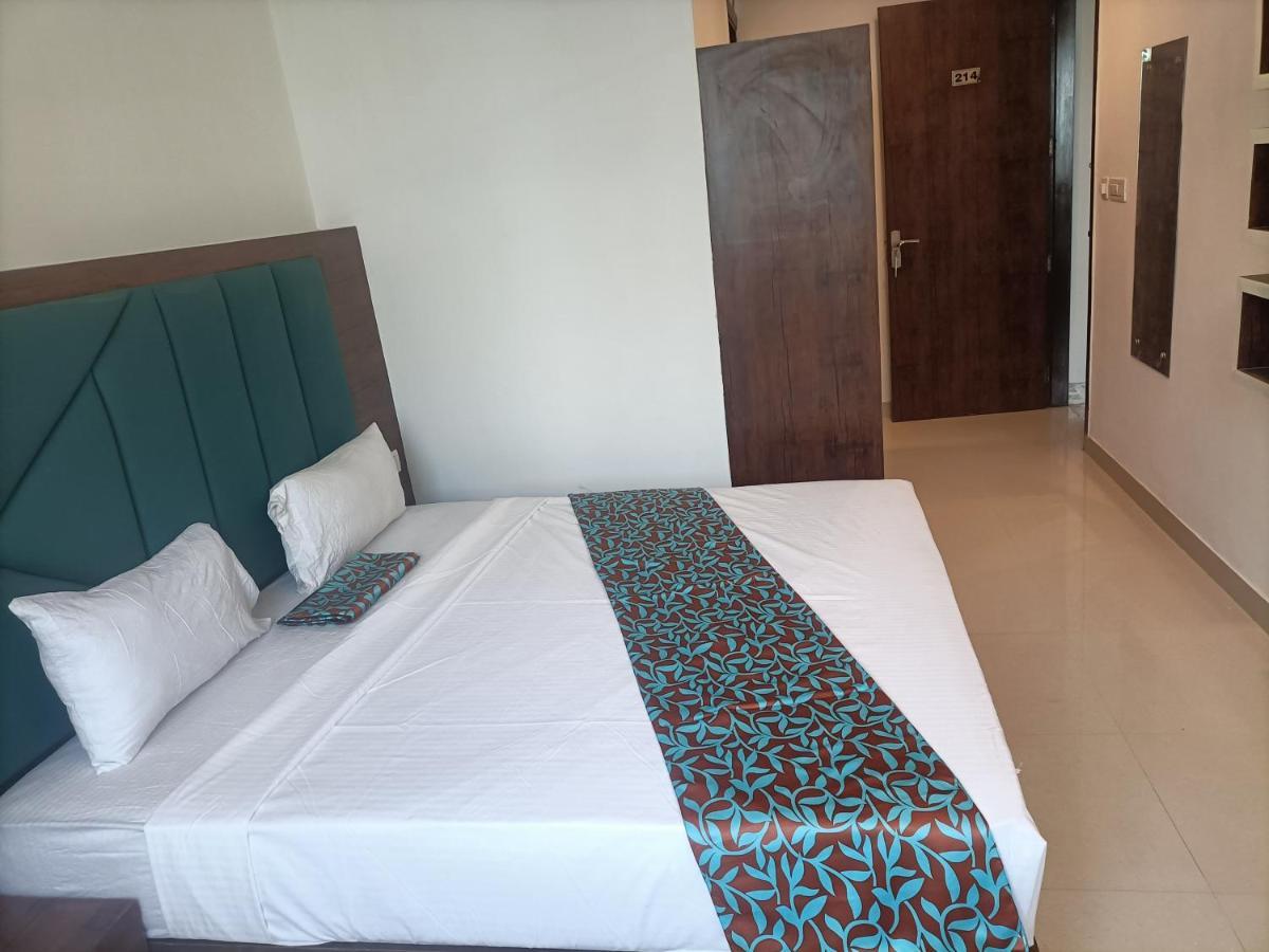 Family Hotel Tark Near Igi Airport Delhi New Delhi Exterior photo