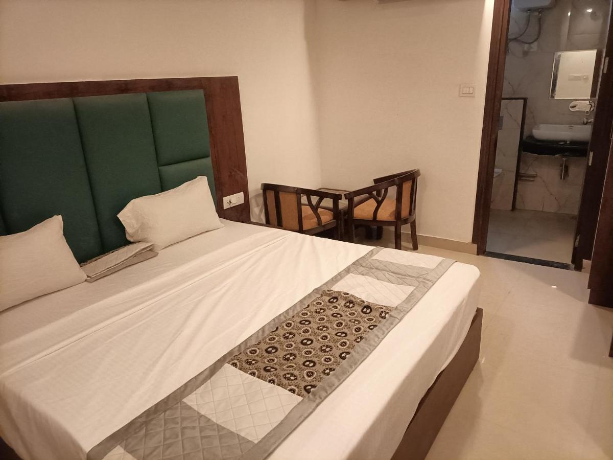 Family Hotel Tark Near Igi Airport Delhi New Delhi Exterior photo