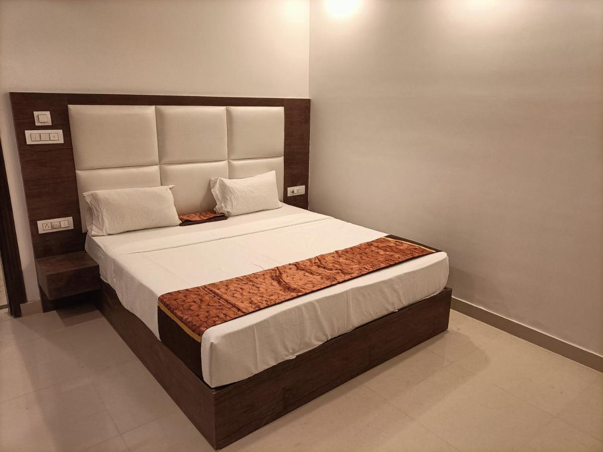 Family Hotel Tark Near Igi Airport Delhi New Delhi Exterior photo