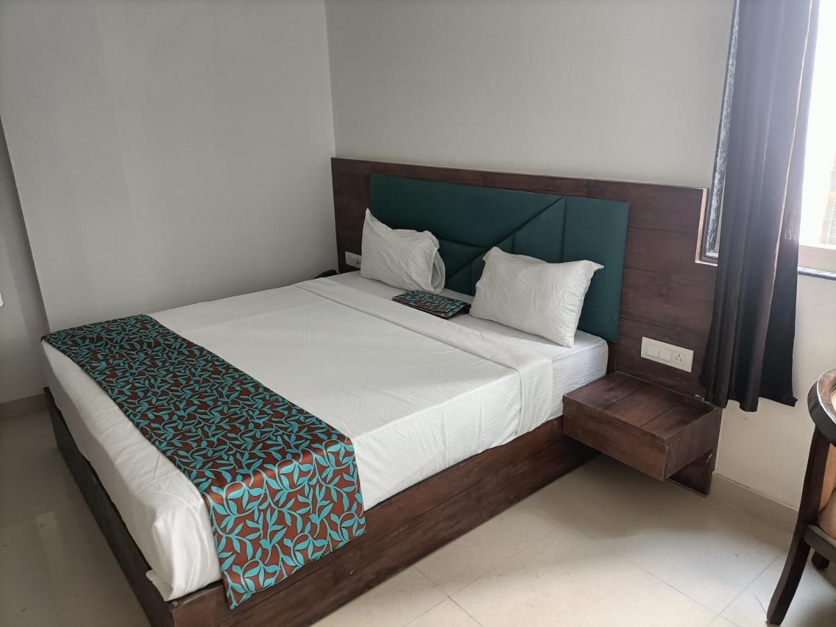 Family Hotel Tark Near Igi Airport Delhi New Delhi Exterior photo